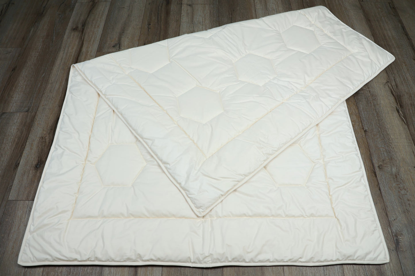 Steppbett Tussah-Wildseide – edles Naturprodukt mit kbA-Baumwollbezug, auf Bestellung gefertigt | KLEINER Naturbettwaren