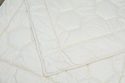 Steppbett Tussah-Wildseide – edles Naturprodukt mit kbA-Baumwollbezug, auf Bestellung gefertigt | KLEINER Naturbettwaren